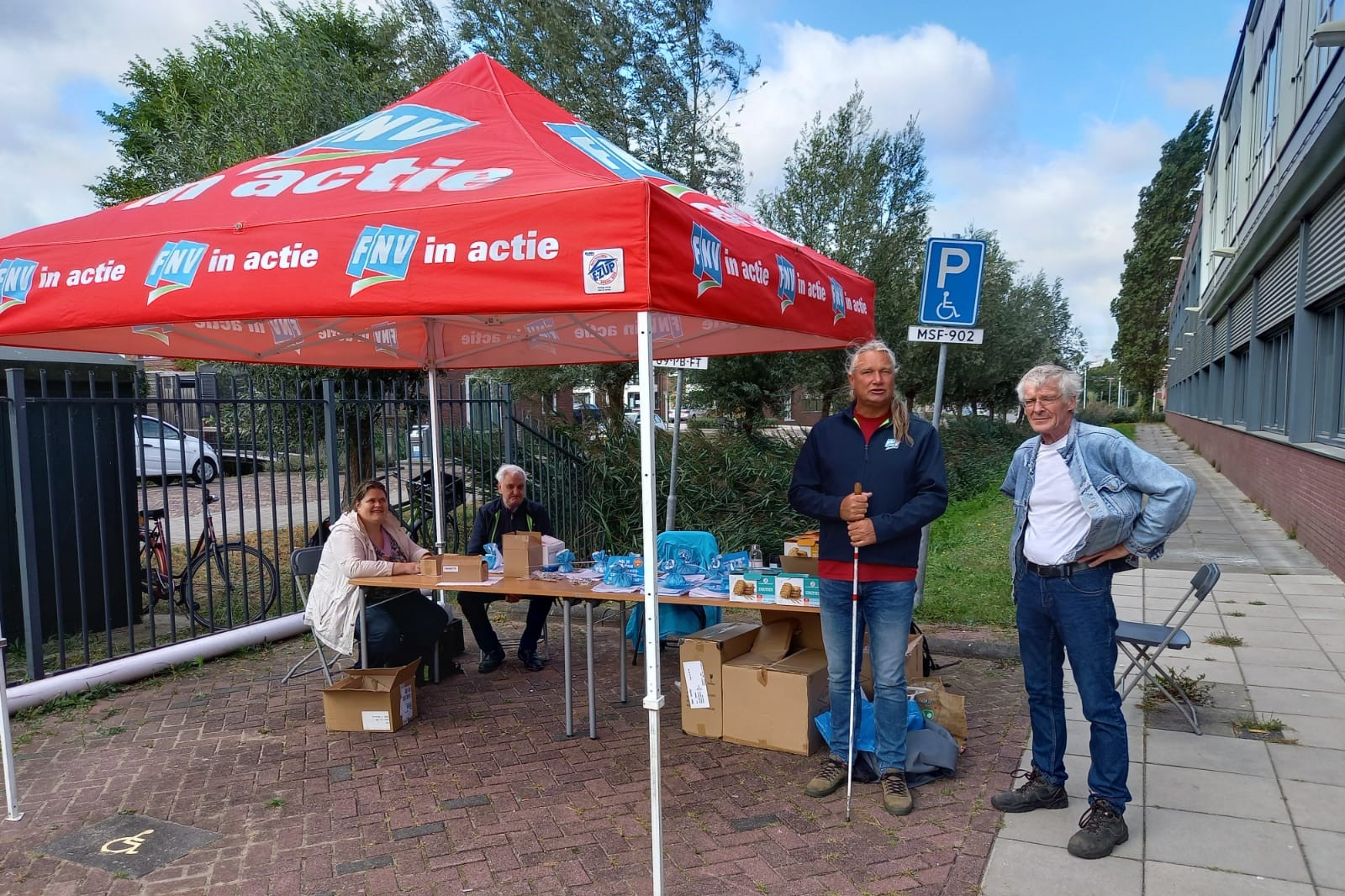 Werknemers IJmond Werkt! Houden 10 Mei Werkonderbreking - FNV