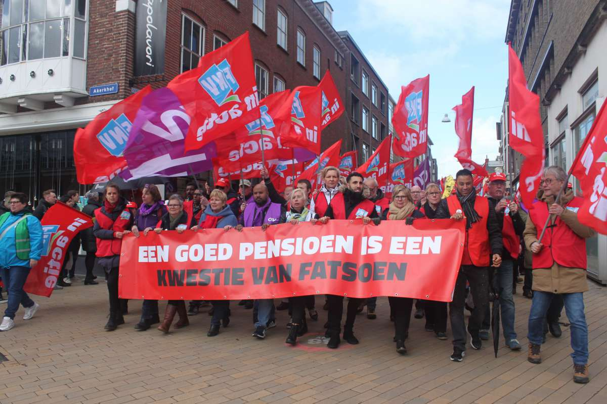 Staking OV Gaat Door, Maar Met 1 Veiligheidslijn Rondom Schiphol - FNV