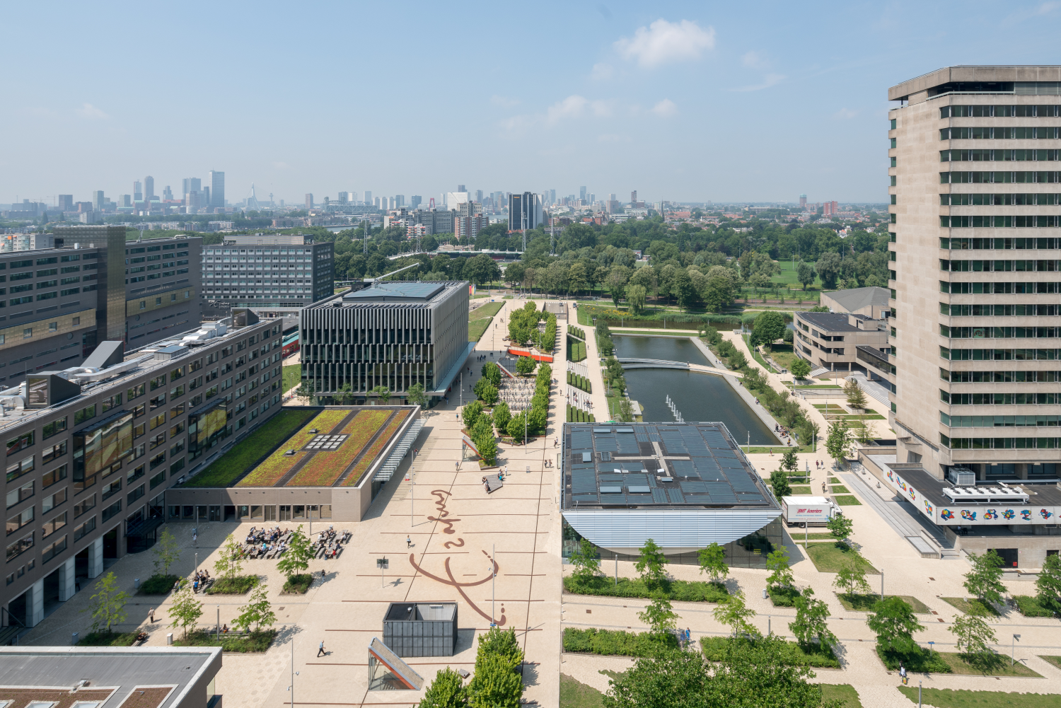 Rotterdam university. Эразмус Роттердам. Эразмус университет. Роттердам университет. Университет имени Эразма Роттердамского.