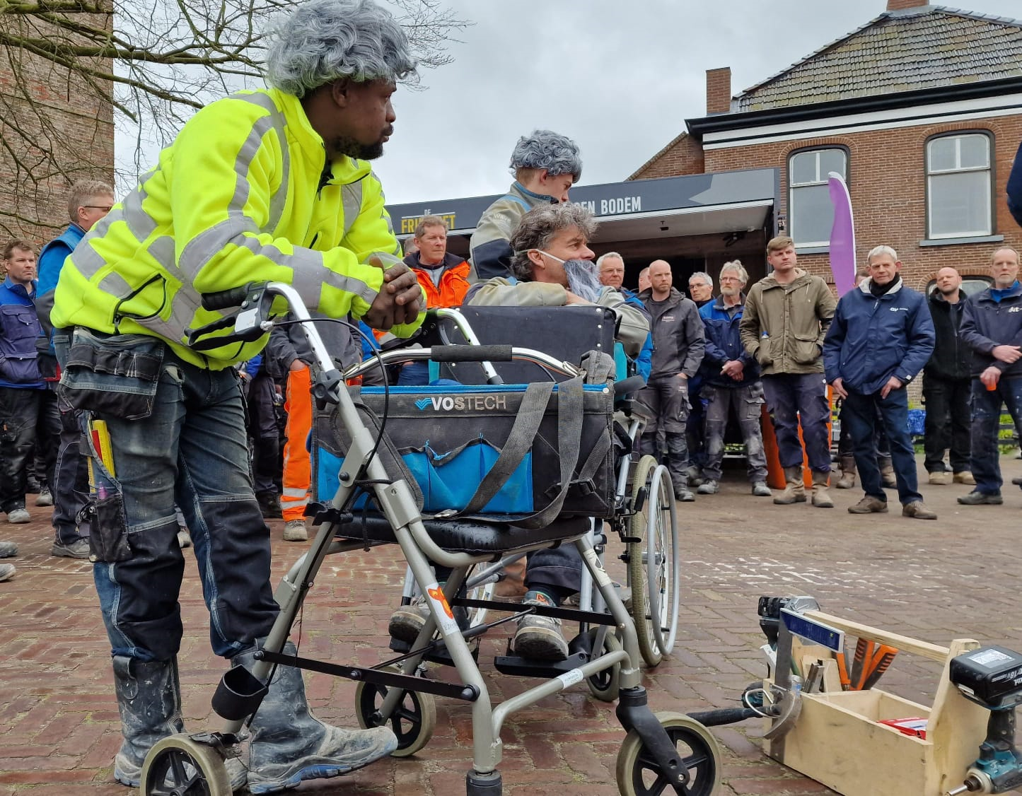 FNV: Zeker 120 Bouwvakkers Voeren Dinsdag Actie In Den Haag Voor Goede ...